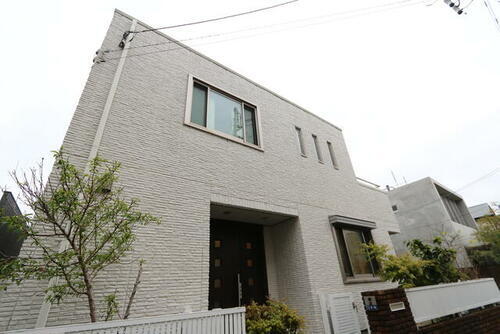 神奈川県鎌倉市由比ガ浜１丁目 築15年3ヶ月 2階建