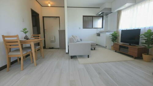 埼玉県幸手市西１丁目 築32年11ヶ月 2階建