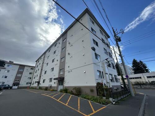 北海道札幌市豊平区平岸一条２丁目 5階建 築48年9ヶ月