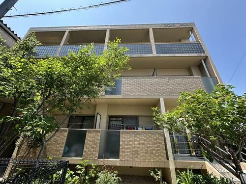 高知県香美市土佐山田町西本町１丁目 3階建 築26年10ヶ月