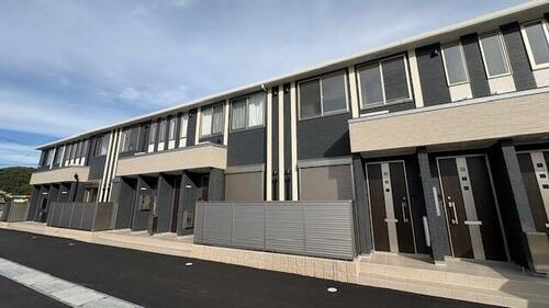 兵庫県丹波篠山市宇土  2階建