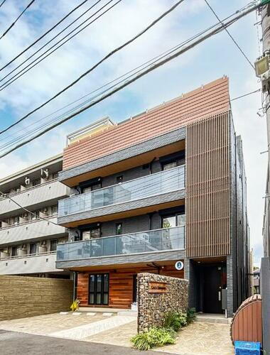 神奈川県川崎市中原区丸子通２丁目 築2年4ヶ月 3階建