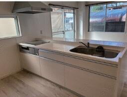 兵庫県宝塚市亀井町 築34年12ヶ月 3階建