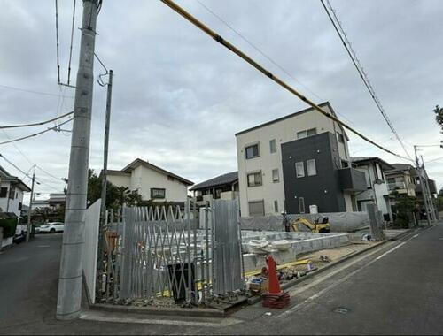 神奈川県横浜市港北区小机町  3階建