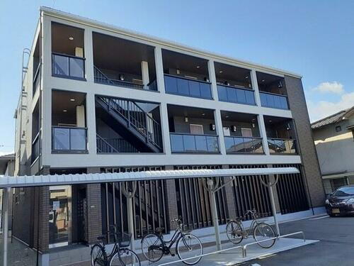 広島県福山市川口町５丁目 3階建 築3年10ヶ月