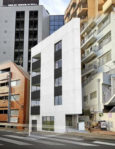 東京都新宿区新宿６丁目  地上5階地下1階建