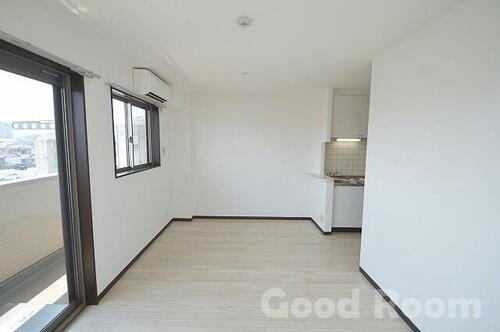 徳島県徳島市東吉野町３丁目 築17年6ヶ月 3階建