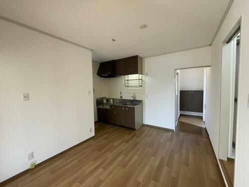 京都府木津川市相楽台５丁目 築33年6ヶ月 2階建