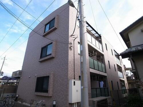 千葉県千葉市中央区松波１丁目 築18年10ヶ月 3階建