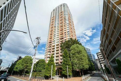 青山パークタワー