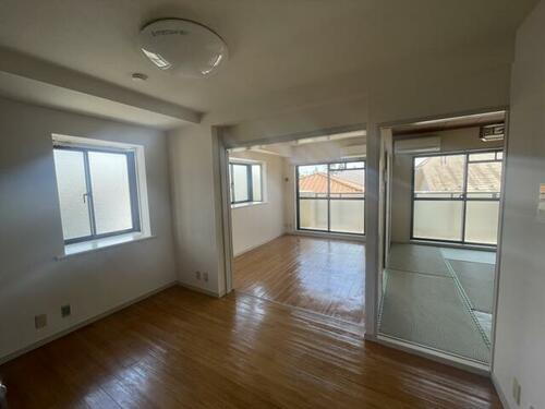 埼玉県さいたま市見沼区風渡野２丁目 築36年4ヶ月 4階建