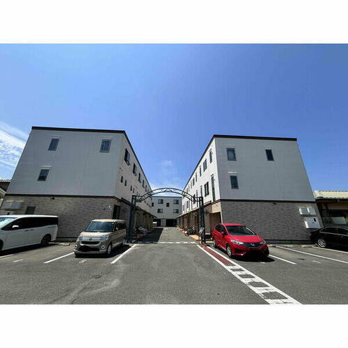 福岡県糸島市浦志２丁目 テラスハウス