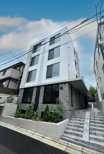 東京都世田谷区代田２丁目 地上4階地下1階建 