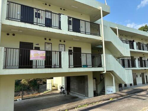 三重県津市長岡町 築39年11ヶ月 3階建