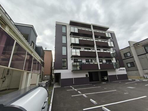 北海道札幌市中央区南十三条西１３丁目 賃貸マンション