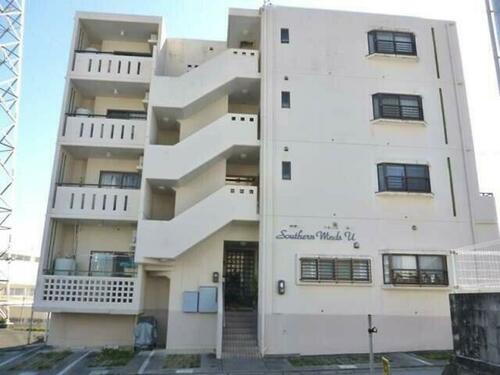 沖縄県那覇市小禄２丁目 築21年3ヶ月 4階建