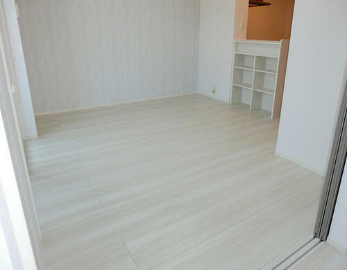 福岡県福岡市早良区野芥７丁目 築5年10ヶ月 3階建