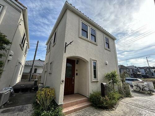 埼玉県さいたま市緑区松木１丁目 2階建 築10年11ヶ月