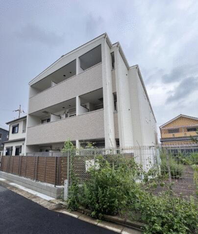 大阪府寝屋川市明和２丁目 築3年6ヶ月 3階建