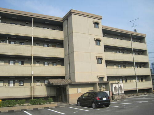 広島県三次市十日市南７丁目 築32年10ヶ月 4階建