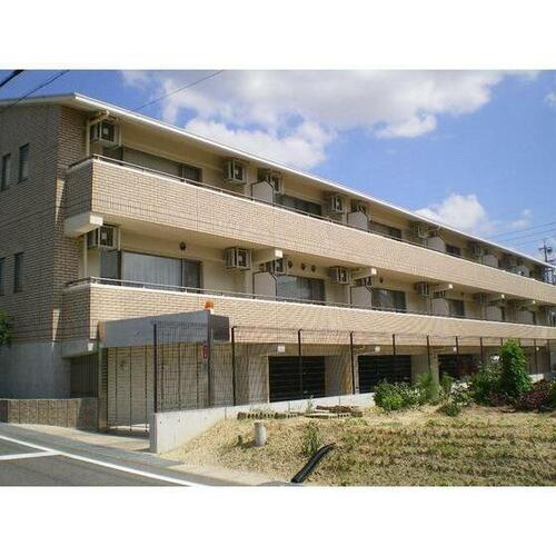 ＨＯＬＬＹ　ＨＩＬＬＳ　ＲＥＳＩＤＥＮＣＥ　ＥＡＳＴ 3階建