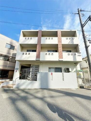 メゾンド高峰 3階建