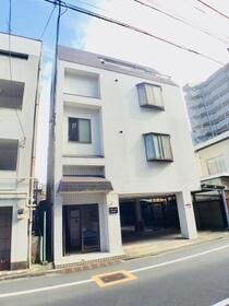 東京都北区赤羽１ 4階建