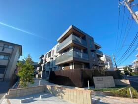 神奈川県横浜市鶴見区矢向１ 3階建