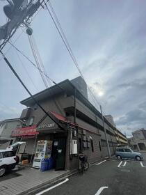 レジデンス西庄 3階建