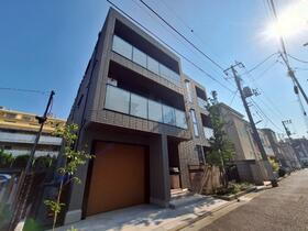 東京都世田谷区南烏山５ 3階建 