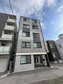 北海道札幌市中央区南十一条西１４ 5階建 築1年5ヶ月