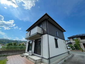 Ｂｒｉｇｈｔ　Ｇａｒｄｅｎ　新井　Ｅ 2階建