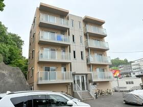 ストーリア向山 4階建
