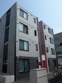 北海道札幌市中央区南八条西１５ 4階建 築10年1ヶ月