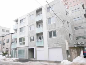 北海道札幌市中央区南六条西１２ 4階建 築6年5ヶ月