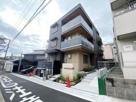 大阪府吹田市山田東４ 3階建 