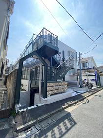 東京都目黒区東が丘１ 地上2階地下1階建 築36年6ヶ月