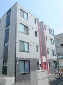 北海道札幌市中央区南八条西１５ 4階建 築10年