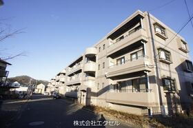 東京都八王子市下恩方町 築34年4ヶ月 4階建