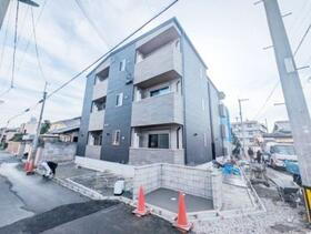 大阪府茨木市沢良宜西２ 築1年 3階建