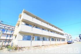 福岡県糟屋郡粕屋町大字仲原 3階建 築12年3ヶ月