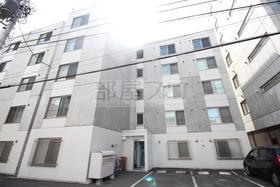 北海道札幌市中央区北五条西１７ 5階建