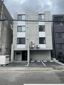 北海道札幌市中央区南十五条西５ 4階建 築1年10ヶ月