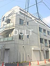 東京都荒川区町屋２ 5階建 築8年10ヶ月