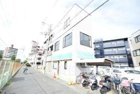 大阪府茨木市沢良宜西１ 3階建 築32年6ヶ月