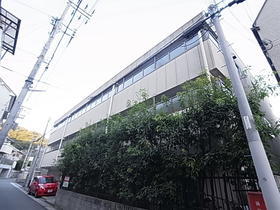 兵庫県神戸市兵庫区都由乃町３ 3階建 築27年3ヶ月