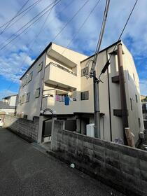 兵庫県神戸市長田区上池田５ 3階建
