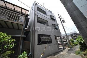 レジデンス三津屋 4階建