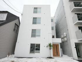 北海道札幌市中央区南十五条西７ 4階建 築3年6ヶ月