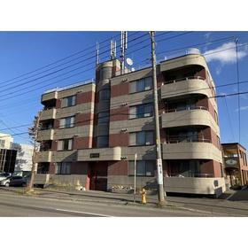 北海道札幌市南区南三十八条西１０ 地上4階地下1階建